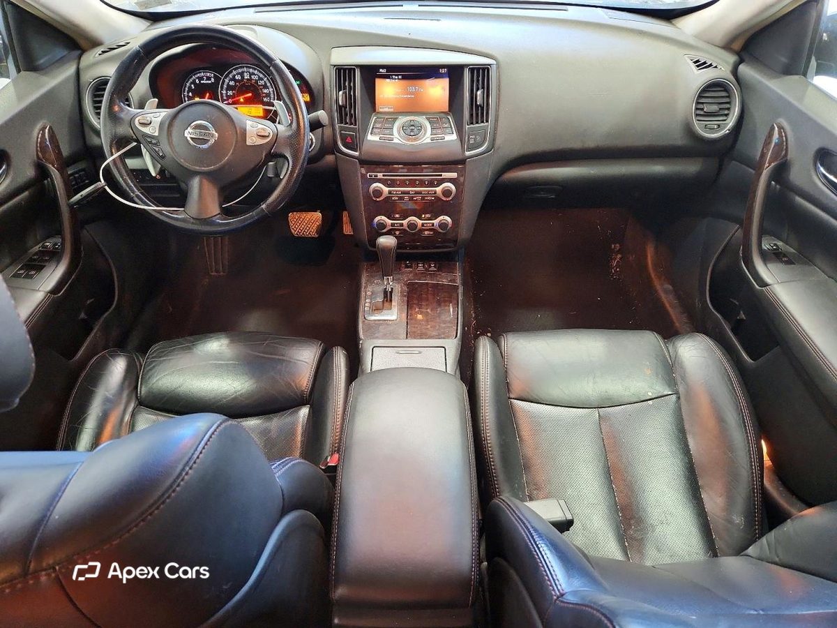 Nissan Maxima 2011