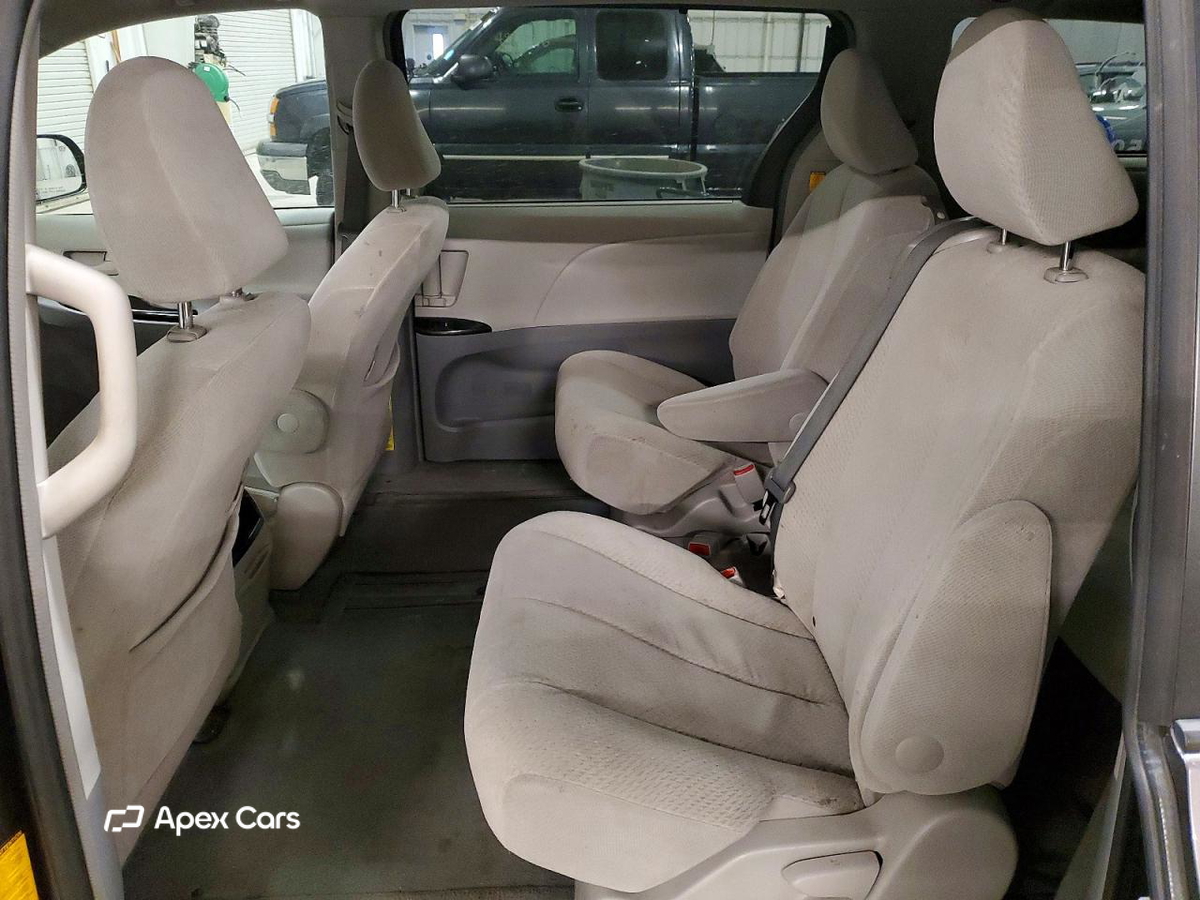 Toyota Sienna 2012