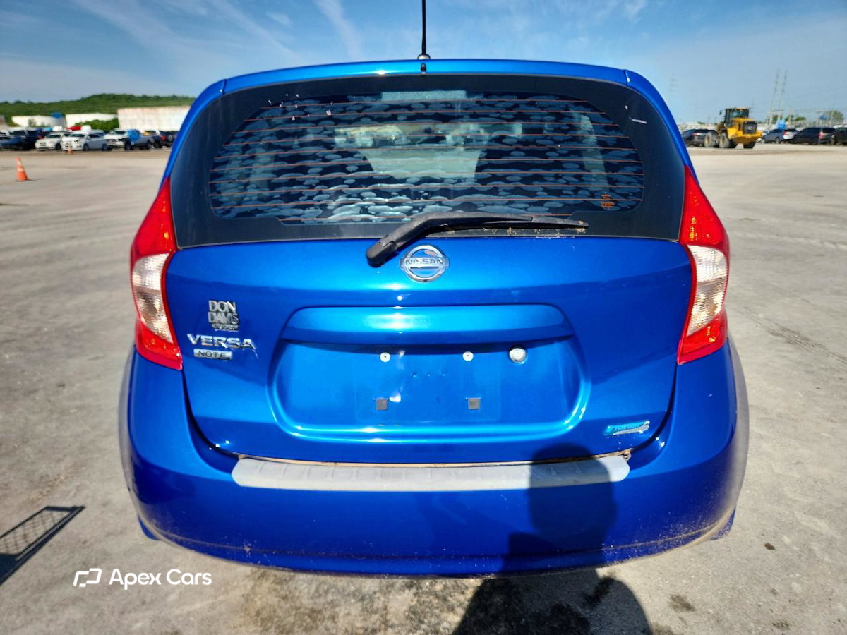 Nissan Versa 2015