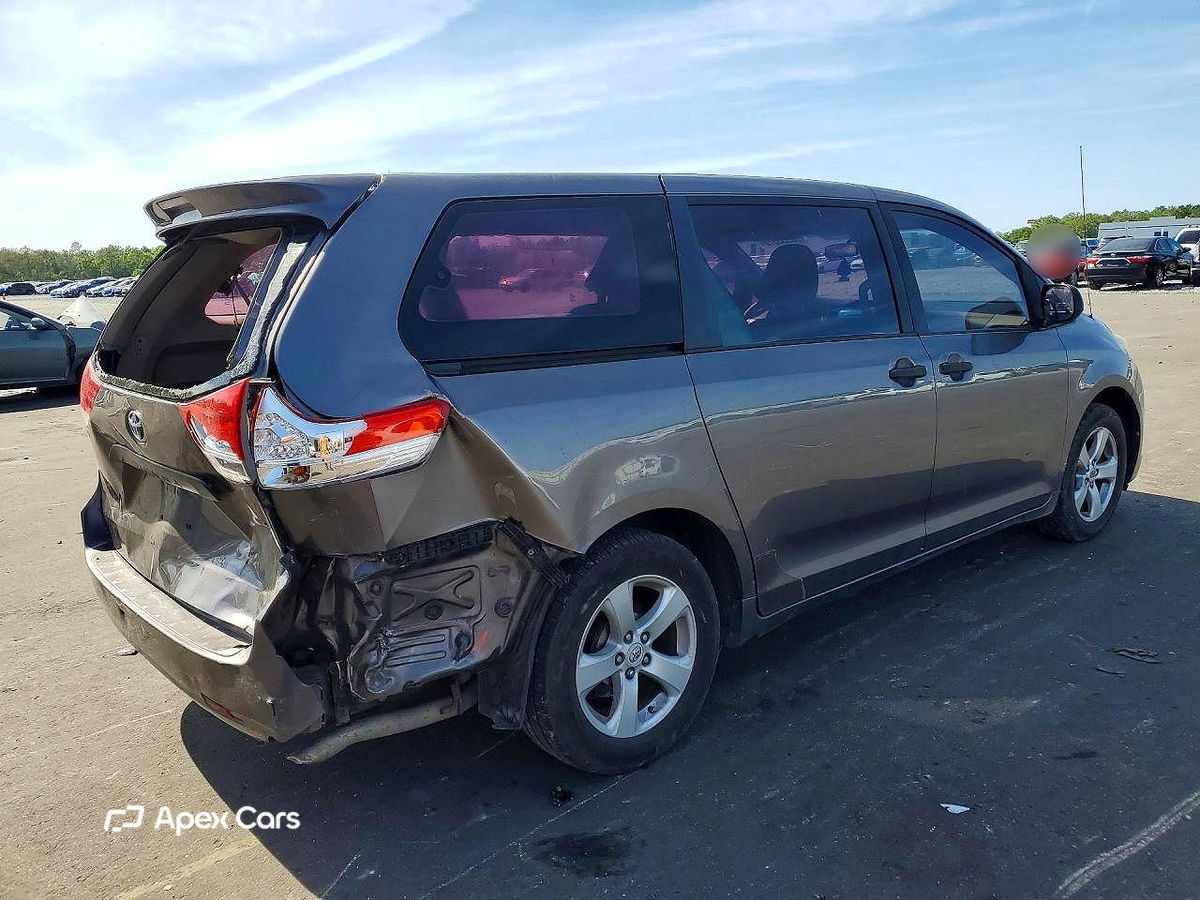 Toyota Sienna 2011