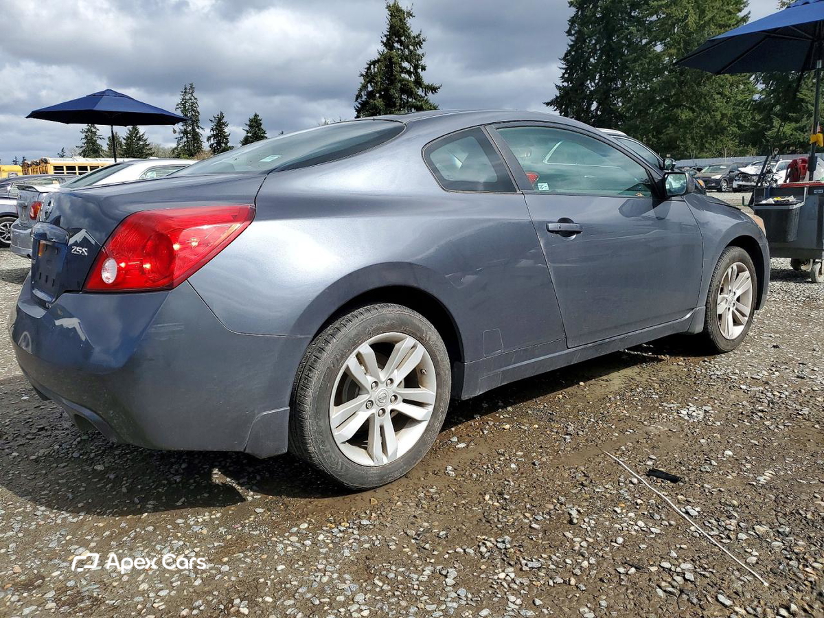Nissan Altima 2010