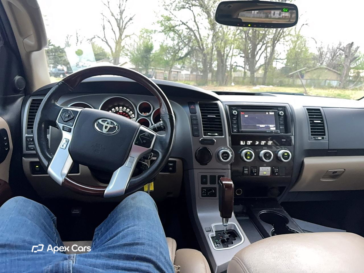 Toyota Sequoia 2014