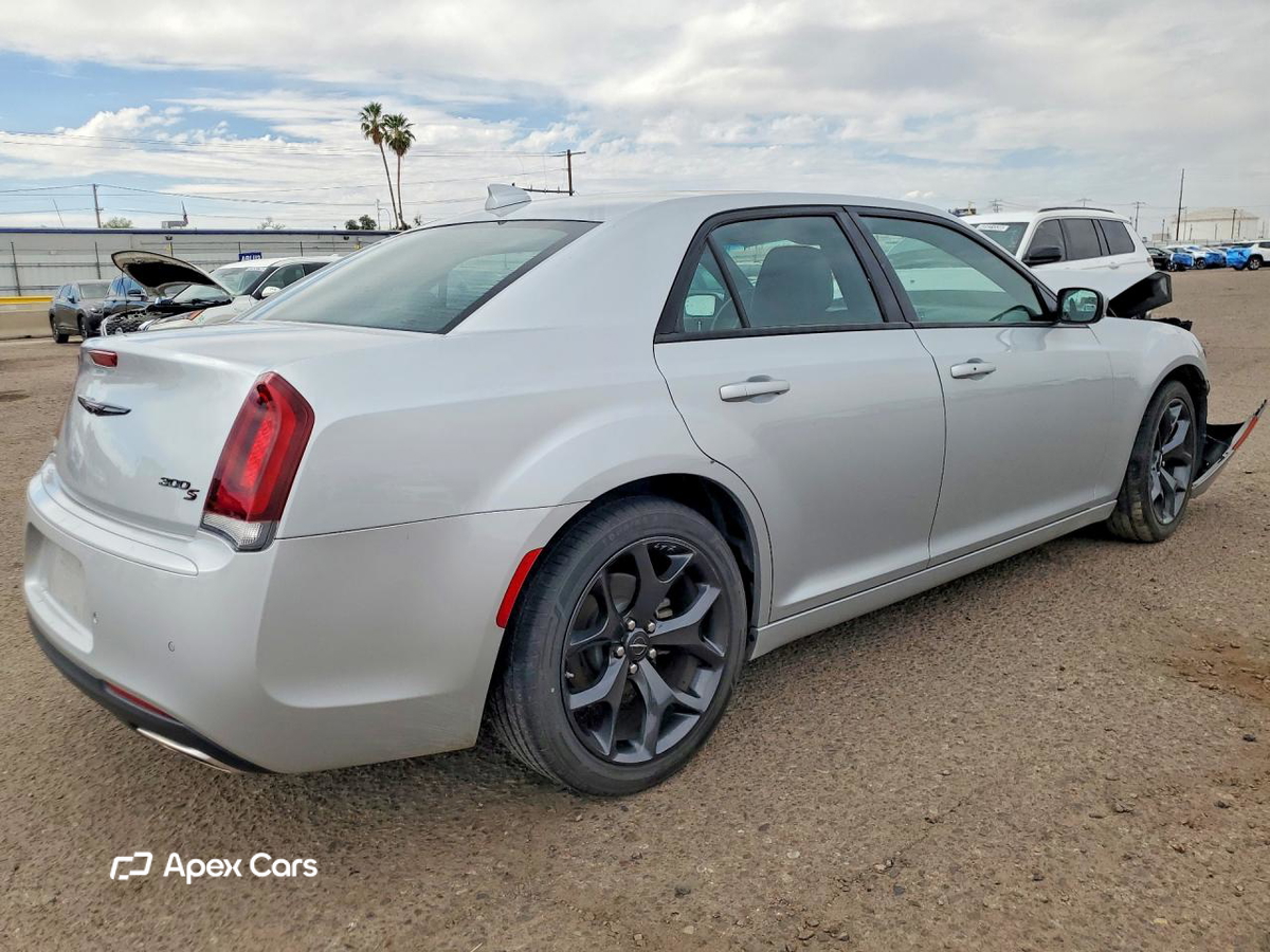 Chrysler 300 2023