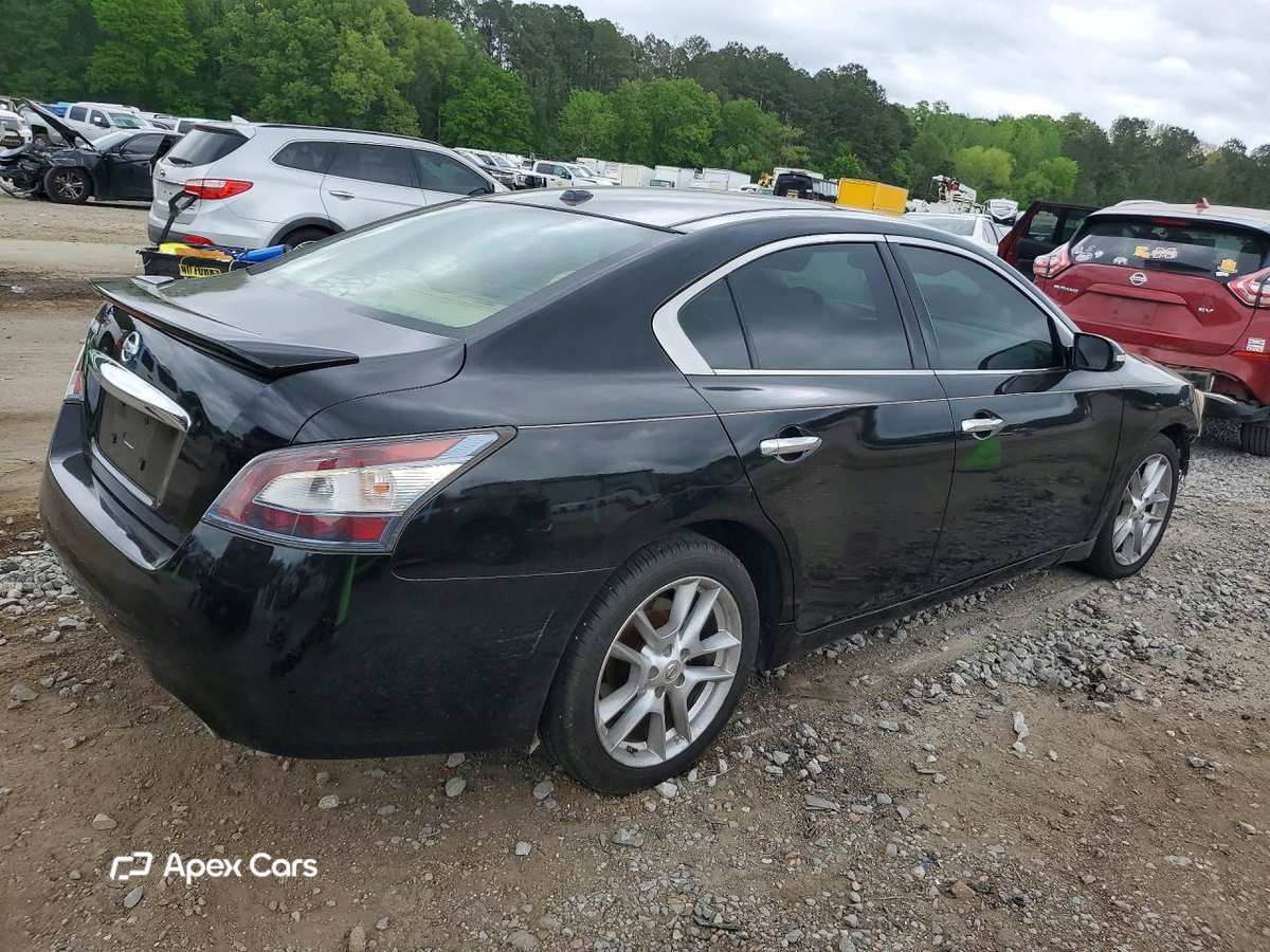Nissan Maxima 2010