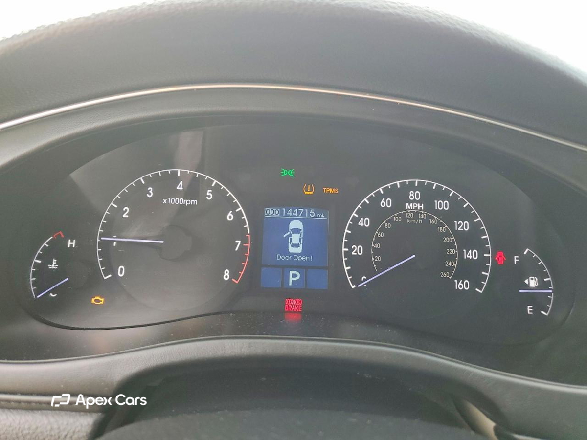 Hyundai Genesis 2012