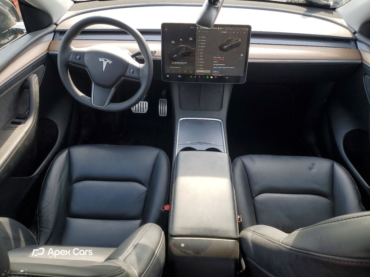 Tesla Model Y 2024
