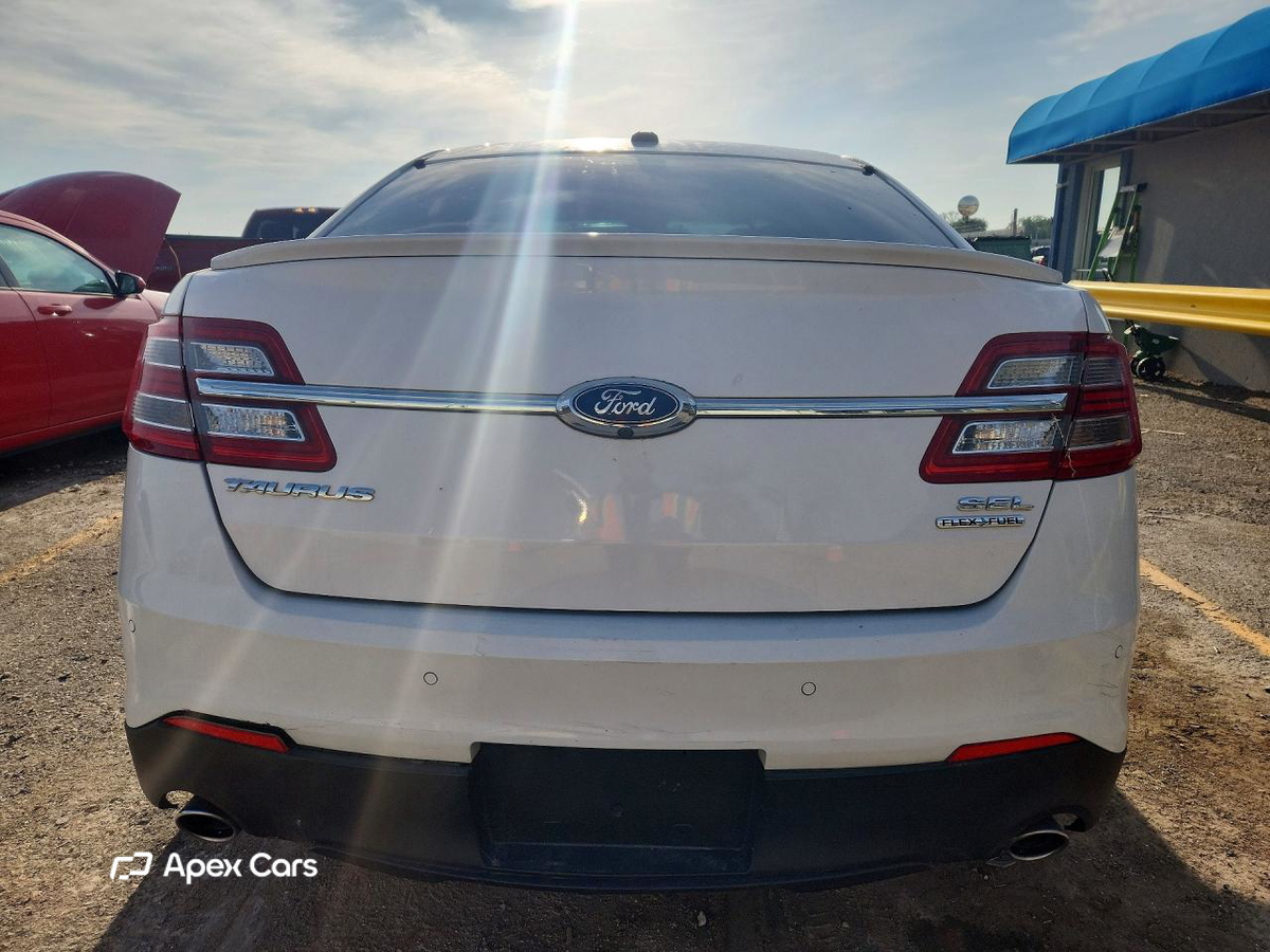 Ford Taurus 2016