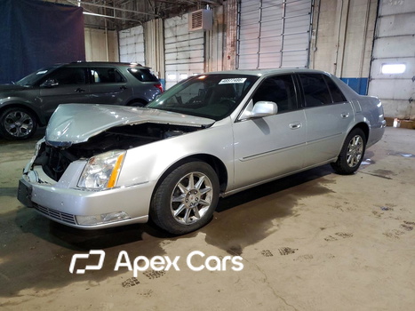 2010 Cadillac DTS - Image 1 of 5