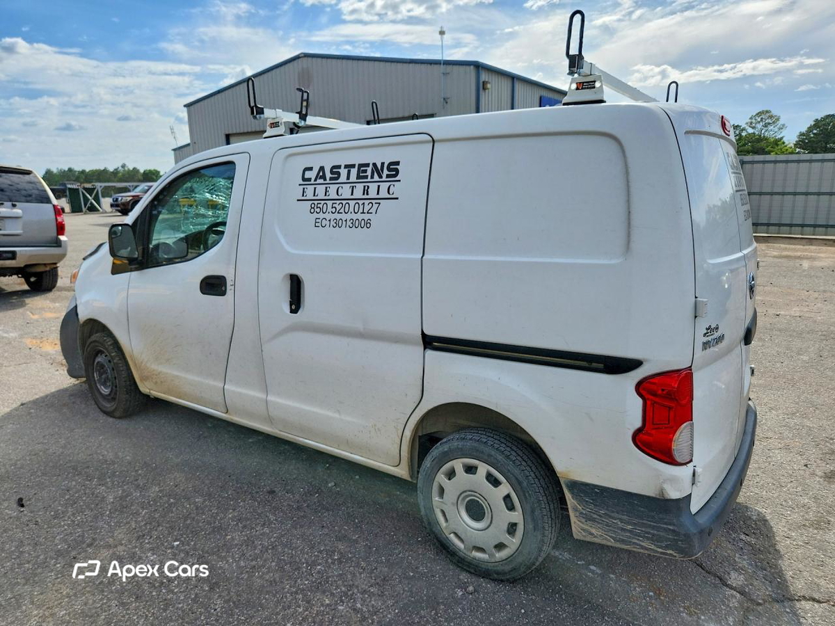 Nissan NV 2017