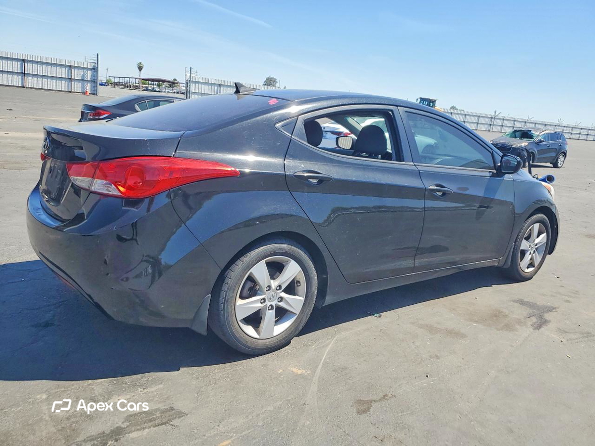 Hyundai Elantra 2013