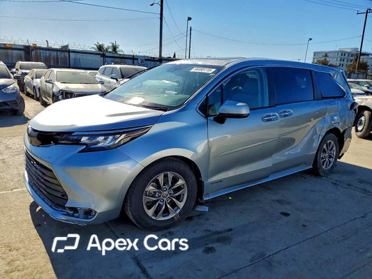 Toyota Sienna 2021 - Image 1 of 13