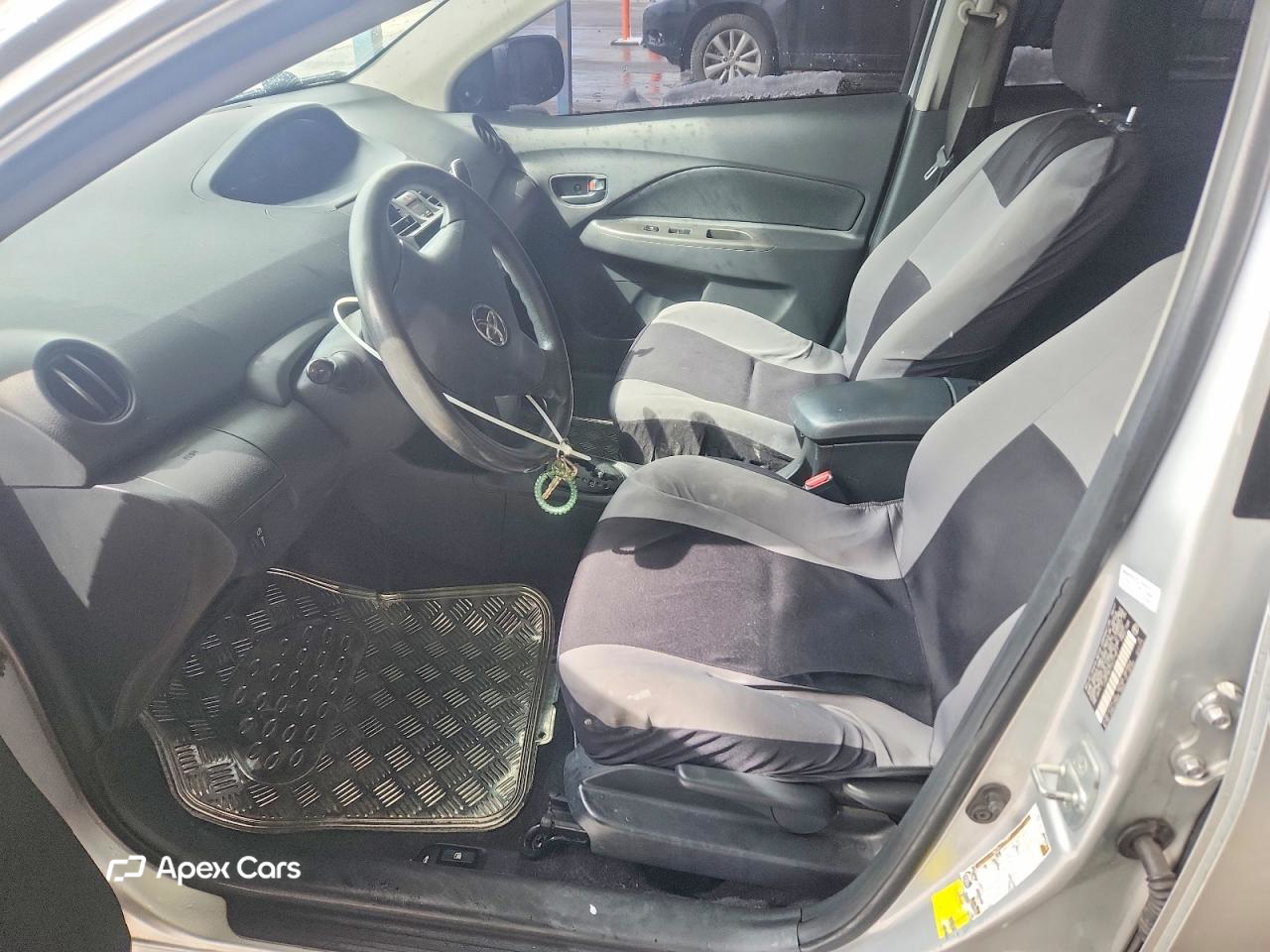Toyota Yaris 2012