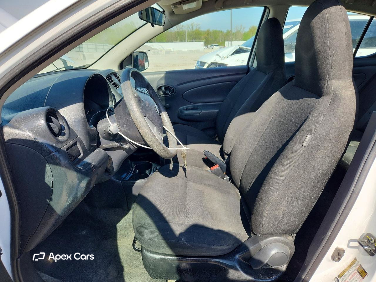 Nissan Versa 2015