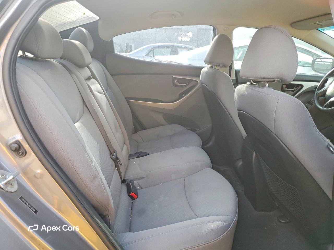 Hyundai Elantra 2013