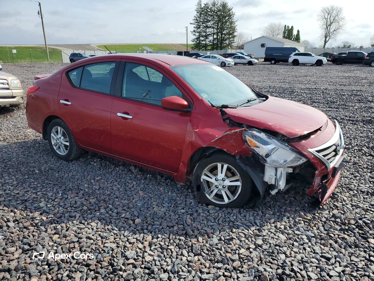 Nissan Versa 2015