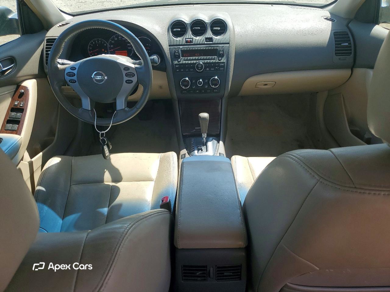 Nissan Altima 2010