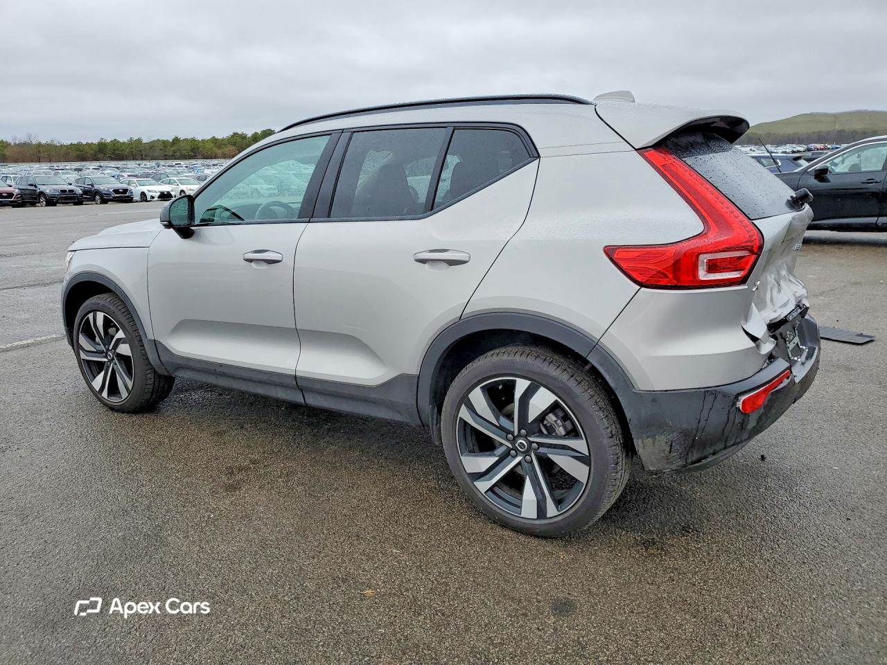 Volvo XC40 2025