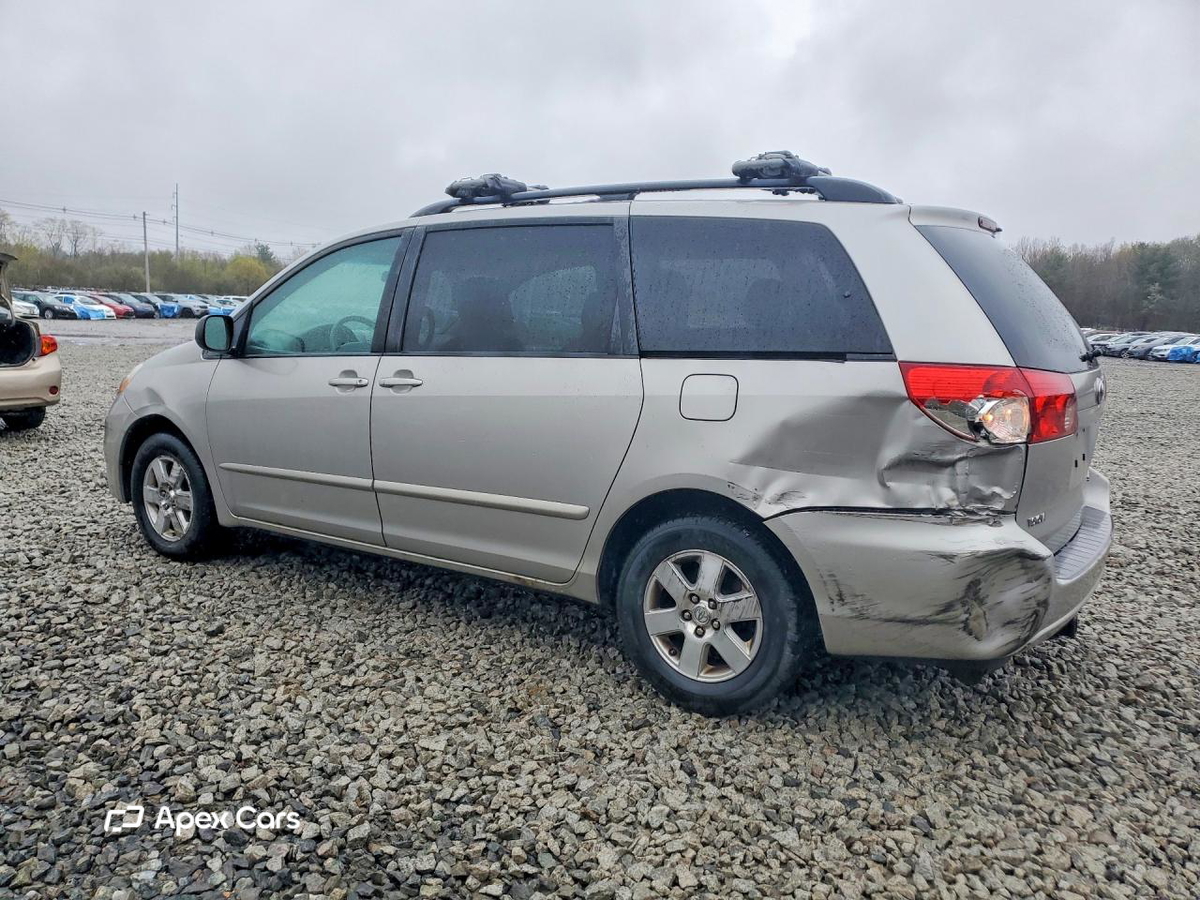Toyota Sienna 2010