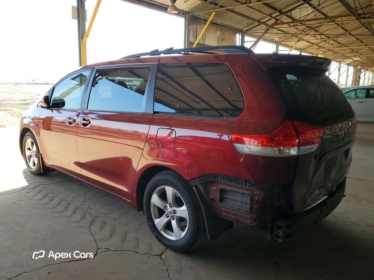 Toyota Sienna 2011
