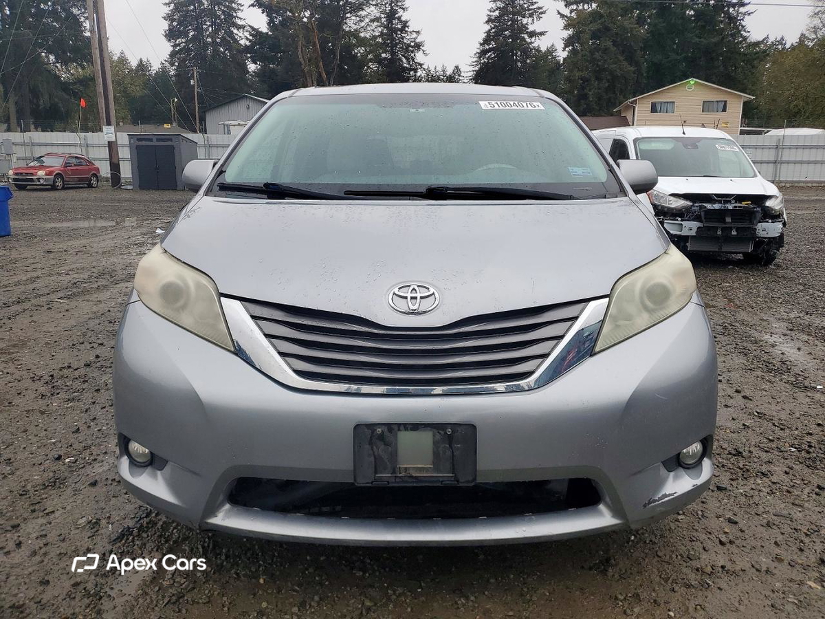 Toyota Sienna 2012