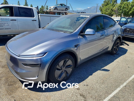 Tesla Model Y 2026 - Image 1 of 12