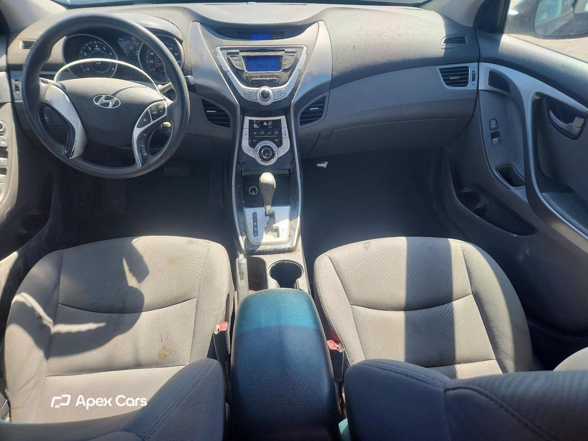 Hyundai Elantra 2011