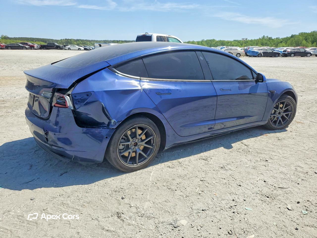 Tesla Model 3 2022