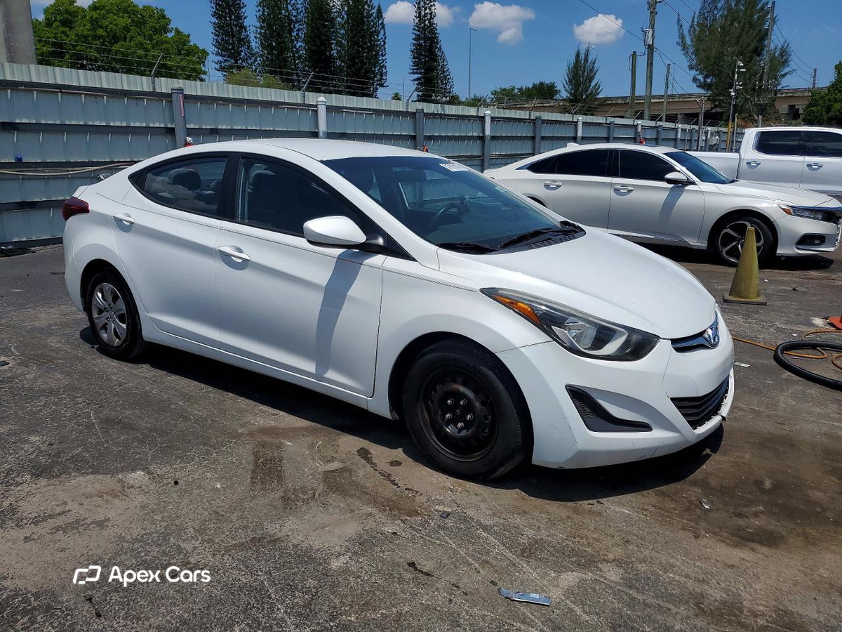 Hyundai Elantra 2016