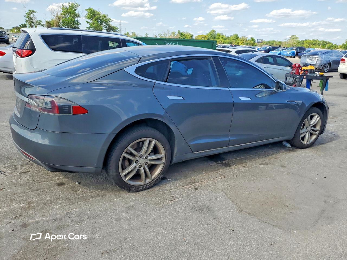 Tesla Model S 2012