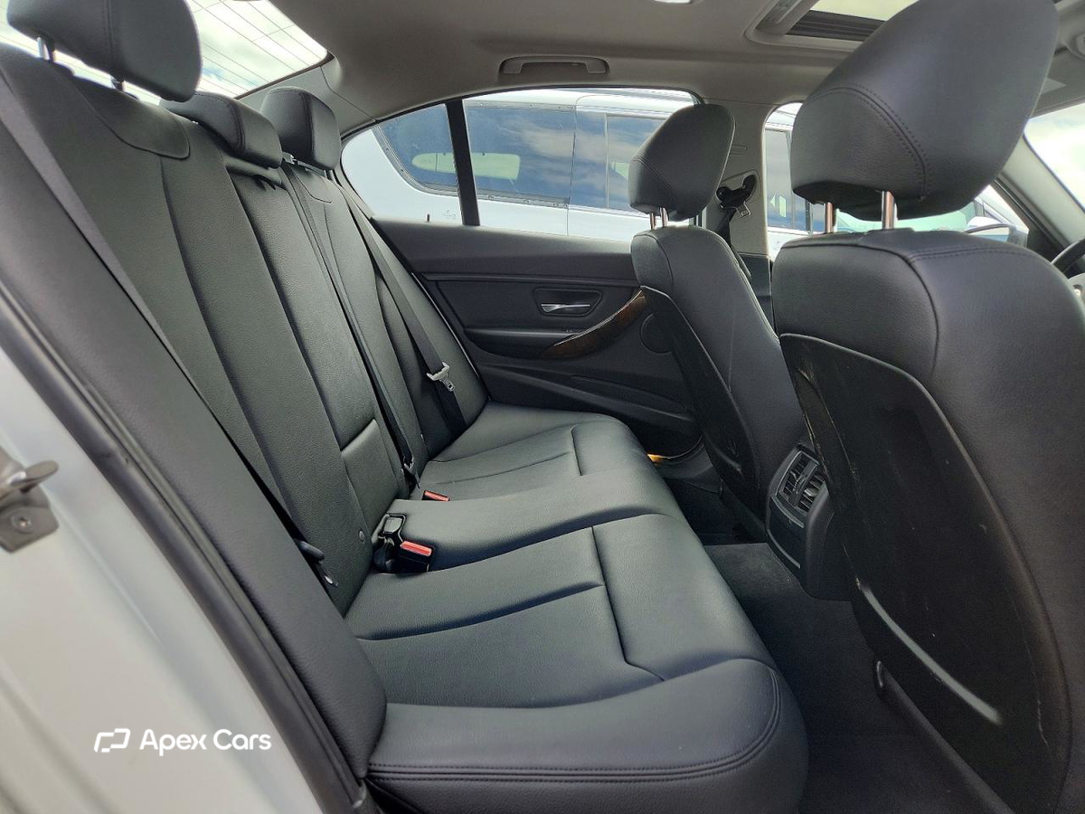 BMW Series 3 2016