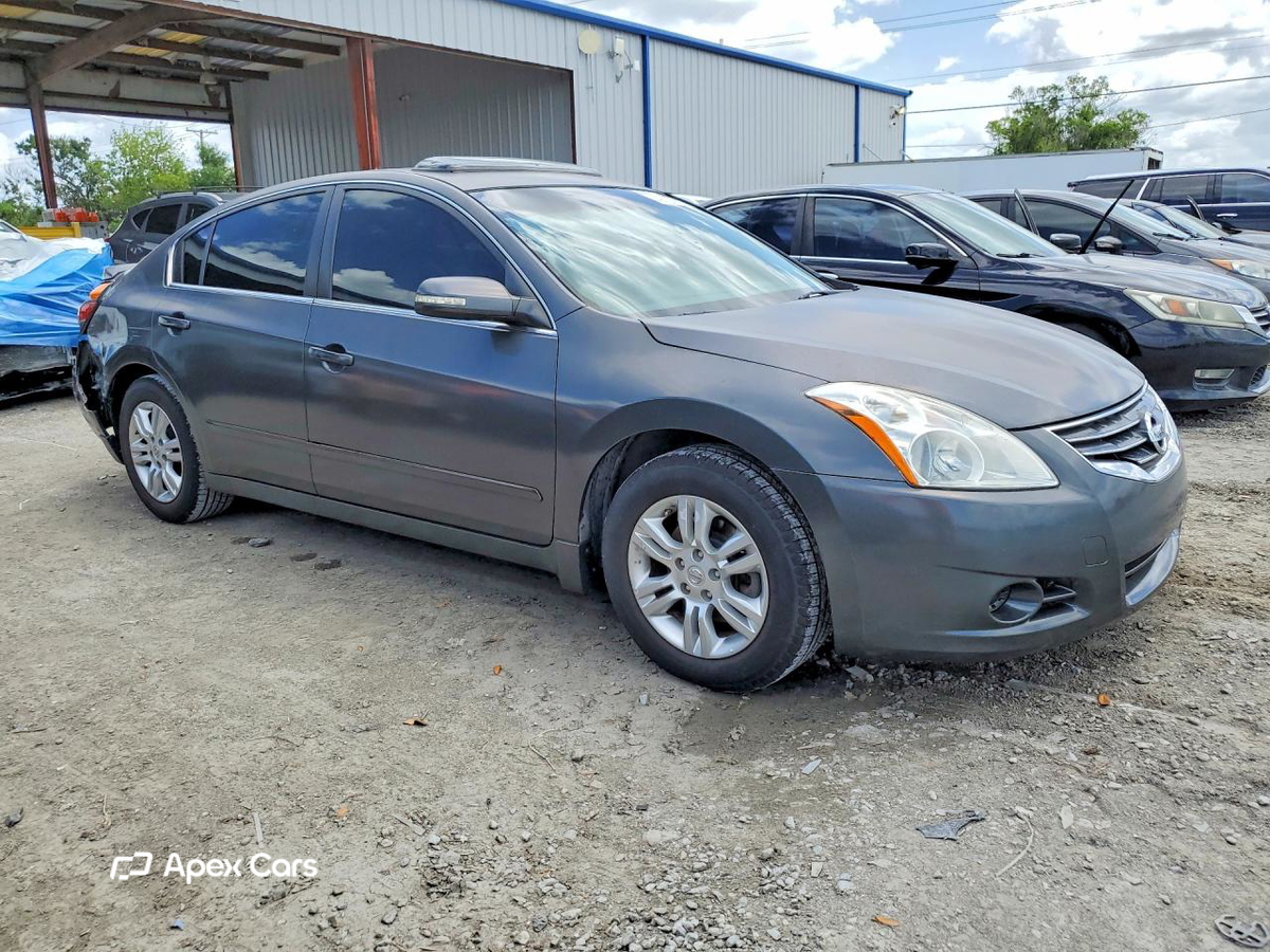 Nissan Altima 2012