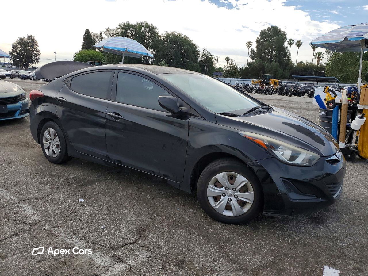Hyundai Elantra 2016