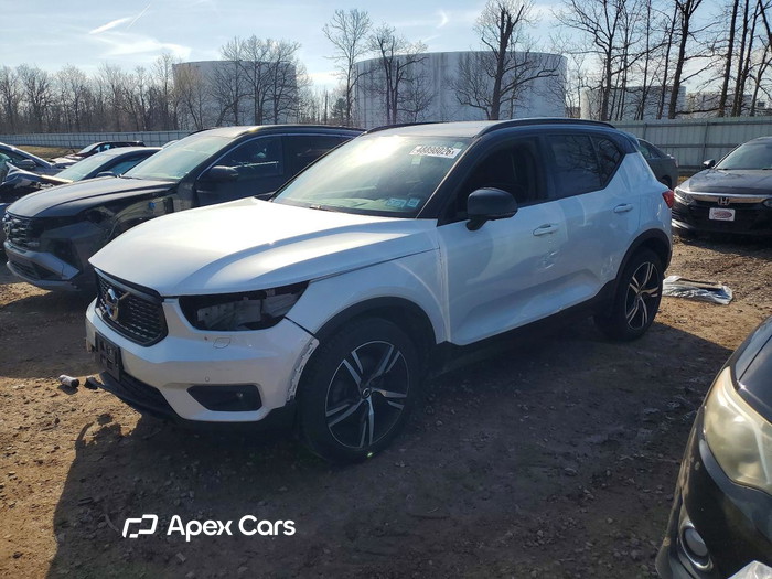 2021 Volvo XC40 - Image 1 of 5