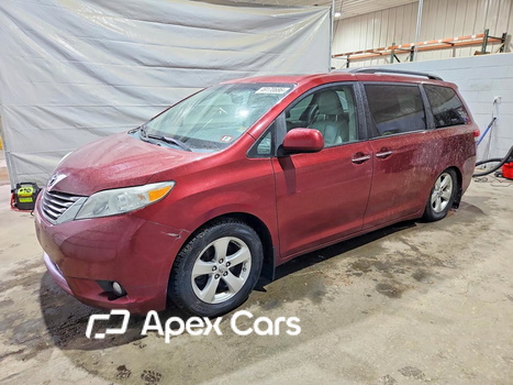 Toyota Sienna 2011 - Image 1 of 5