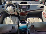 Toyota Sienna 2011
