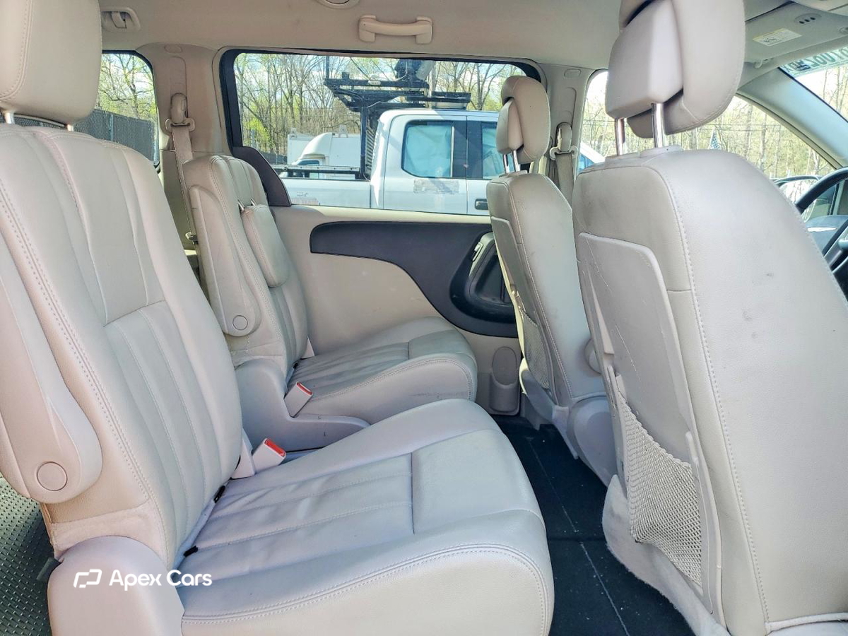 Chrysler Voyager 2013