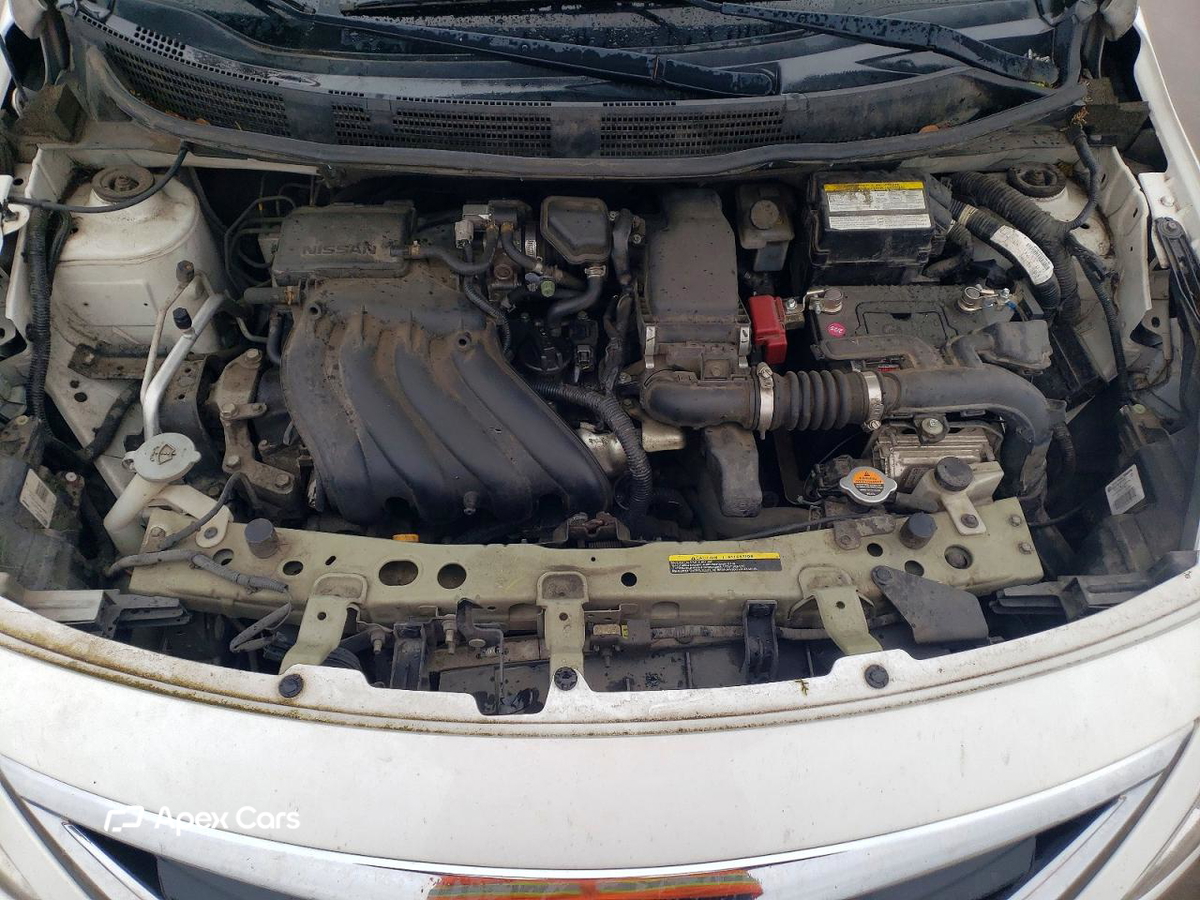Nissan Versa 2015
