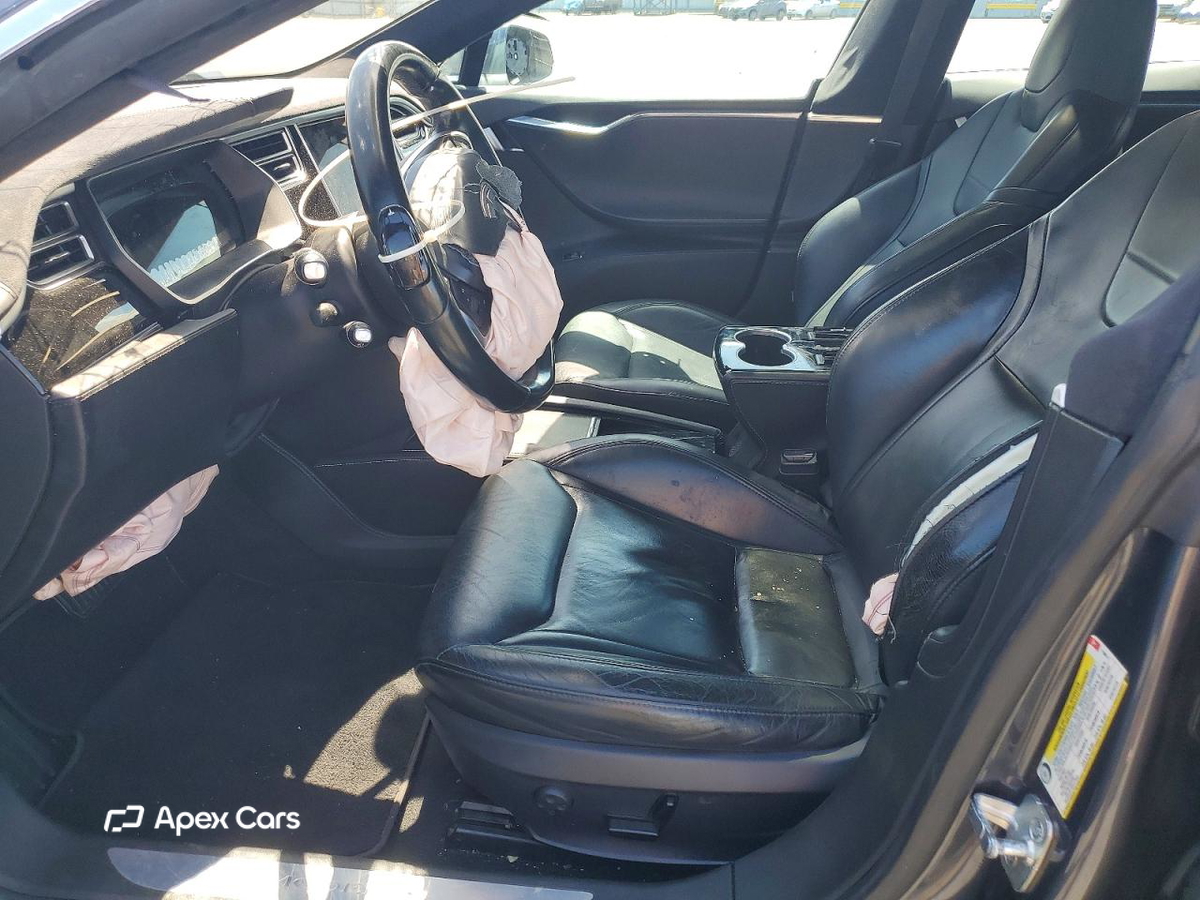 Tesla Model S 2015