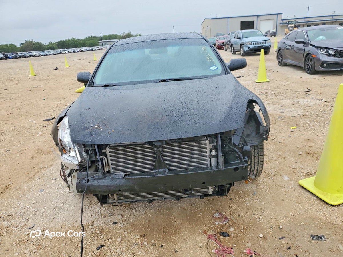 Nissan Altima 2010