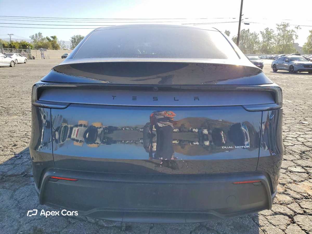 Tesla Model Y 2026