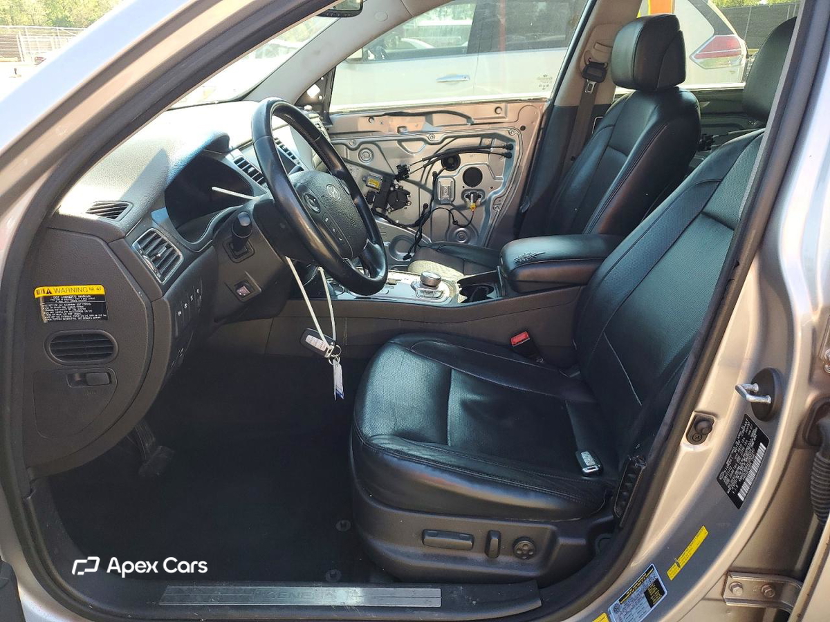 Hyundai Genesis 2012