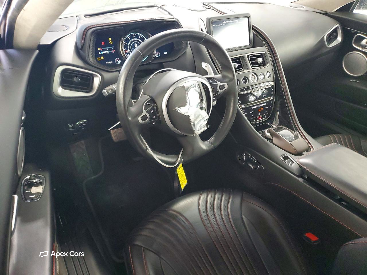 Aston Martin DB11 2017