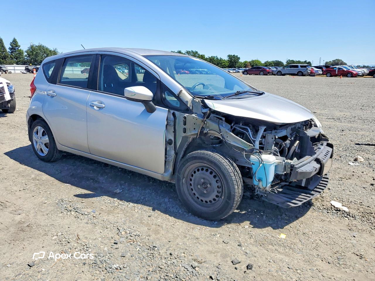 Nissan Versa 2015