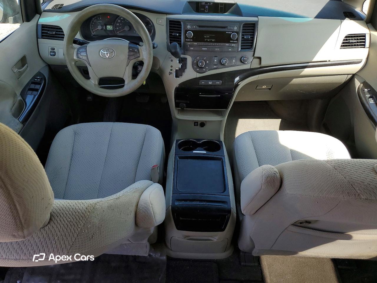 Toyota Sienna 2011