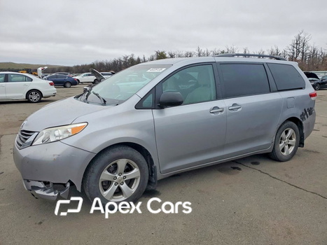 Toyota Sienna 2012 - Image 1 of 13