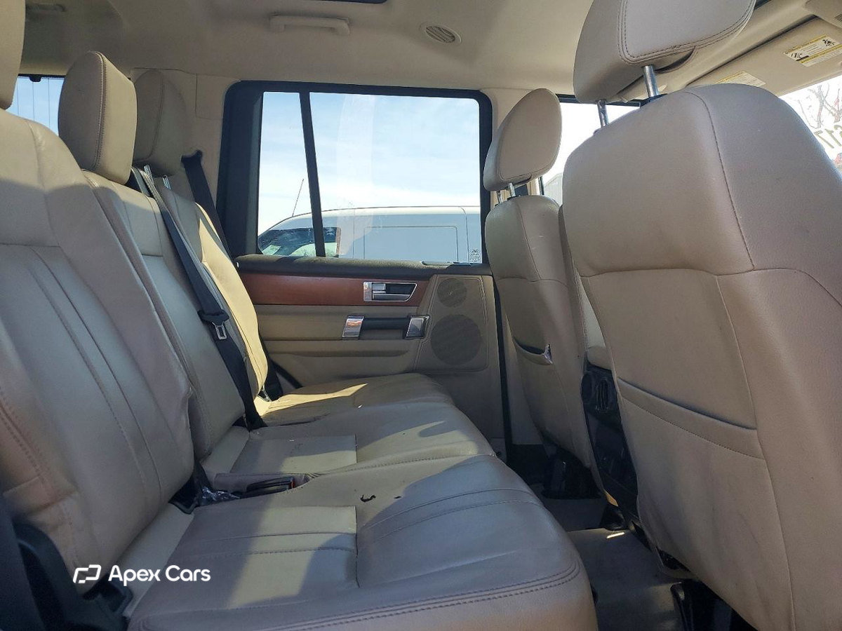 Land Rover LR4 2015