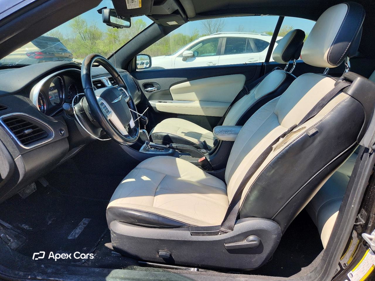 Chrysler 200 2013
