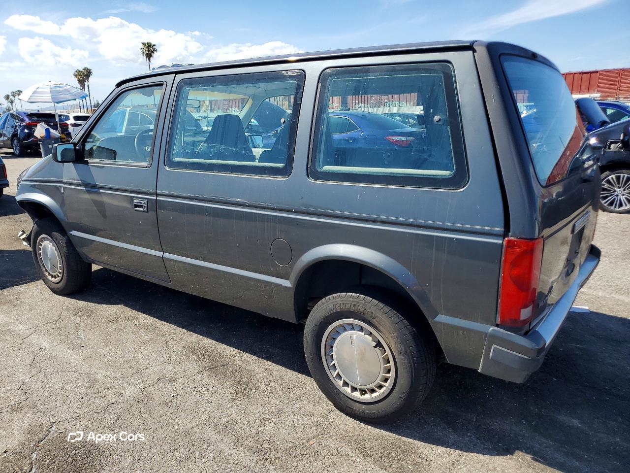 Plymouth Voyager 1990