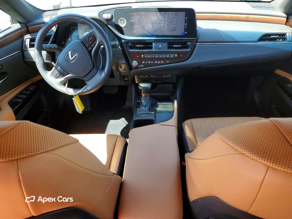 Lexus ES 2022