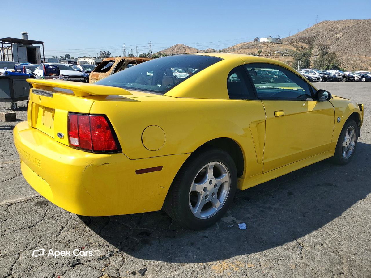 Ford Mustang 2004